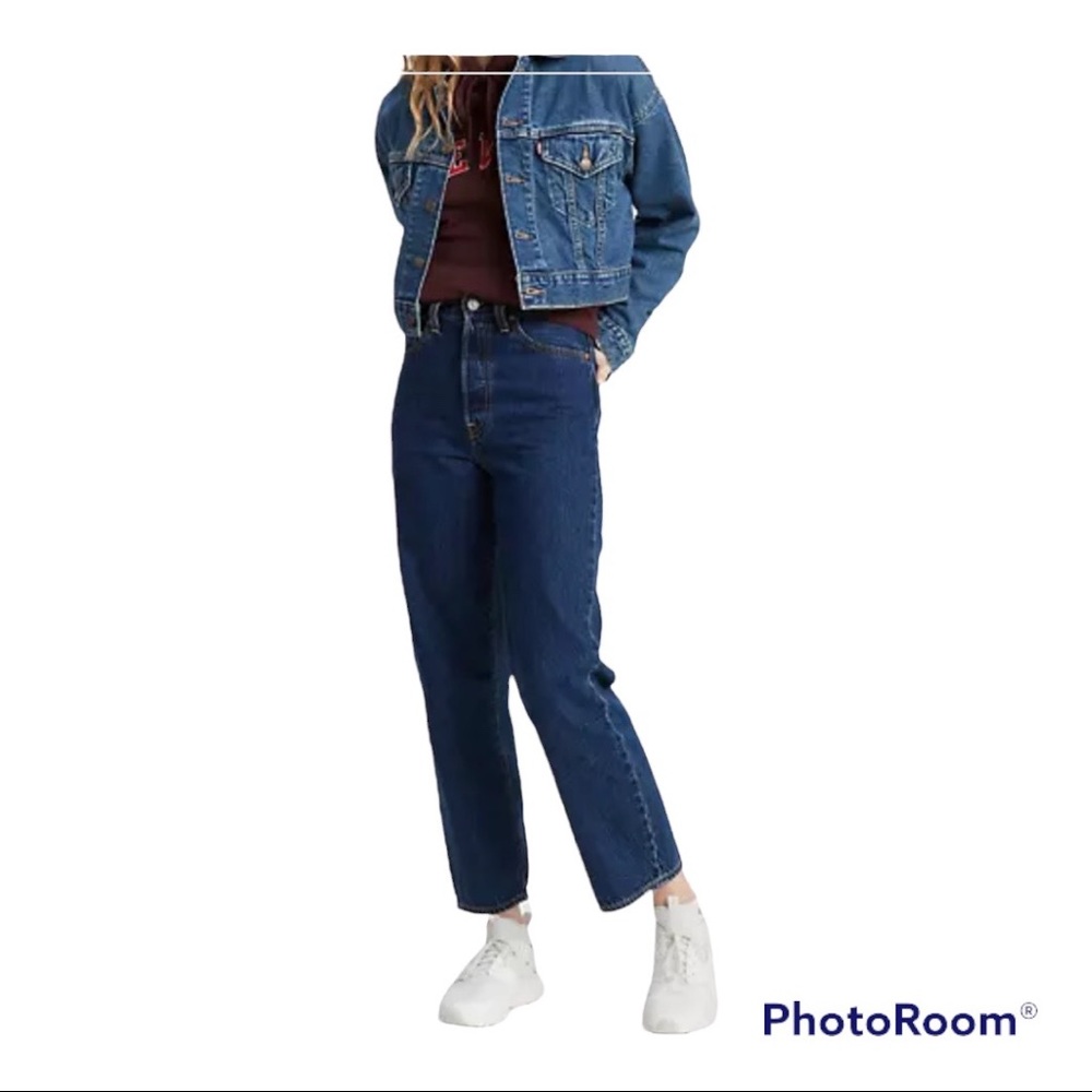 Levi's® highest high rise yet. The Ribcage Jean—with its soaring 12-inch rise,27